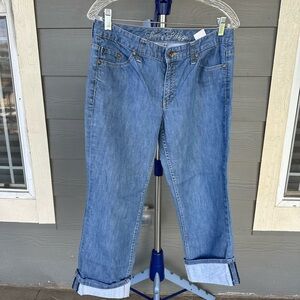 Tommy Hilfiger lightly faded cropped Jeans. Size 6